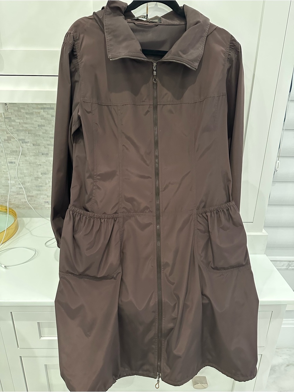 Women’s Lightweight Brown Zip-Front Rain Coat by LE TEMPS D’UN REGARD